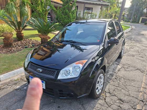FORD FIESTA 1.6 MPI HATCH 8V FLEX 4P MANUAL FORD FIESTA 1.6 MPI HATCH 8V FLEX 4P MANUAL